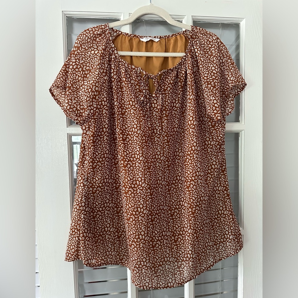 Fantaslook Women’s L Brown Floral Ruffle Short Sleeve Lined Blouse | SKU 0848